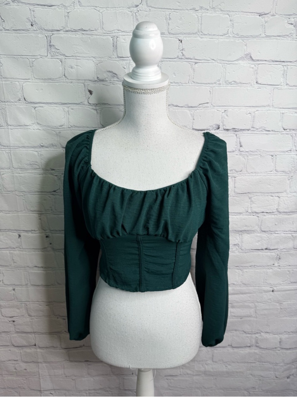 ALTER’D STATE Boho Style Cropped Green Top Medium